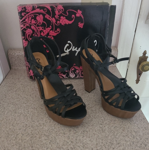 Black/Brown Open Toed Heels - Picture 2 of 8